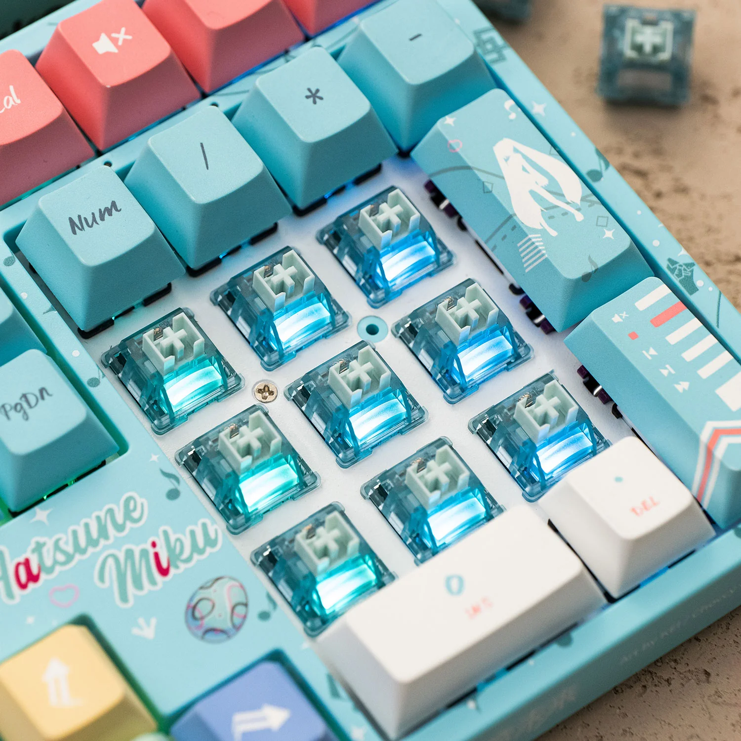 Akko Creamy Cyan Switch (Clicky, 45pcs) - Image 3