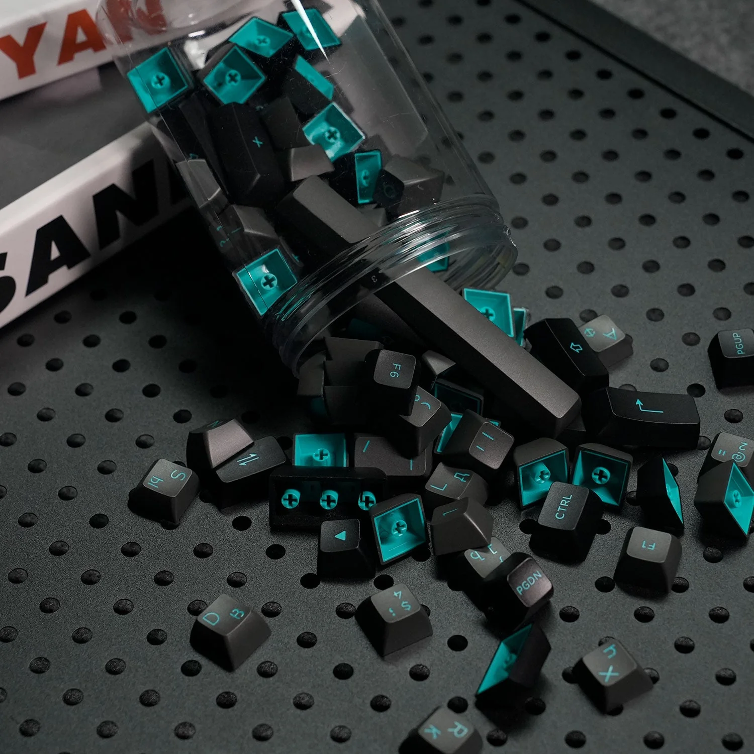 Black & Cyan Cyrillic Tastenkappen Set (98-Tasten) - Image 8