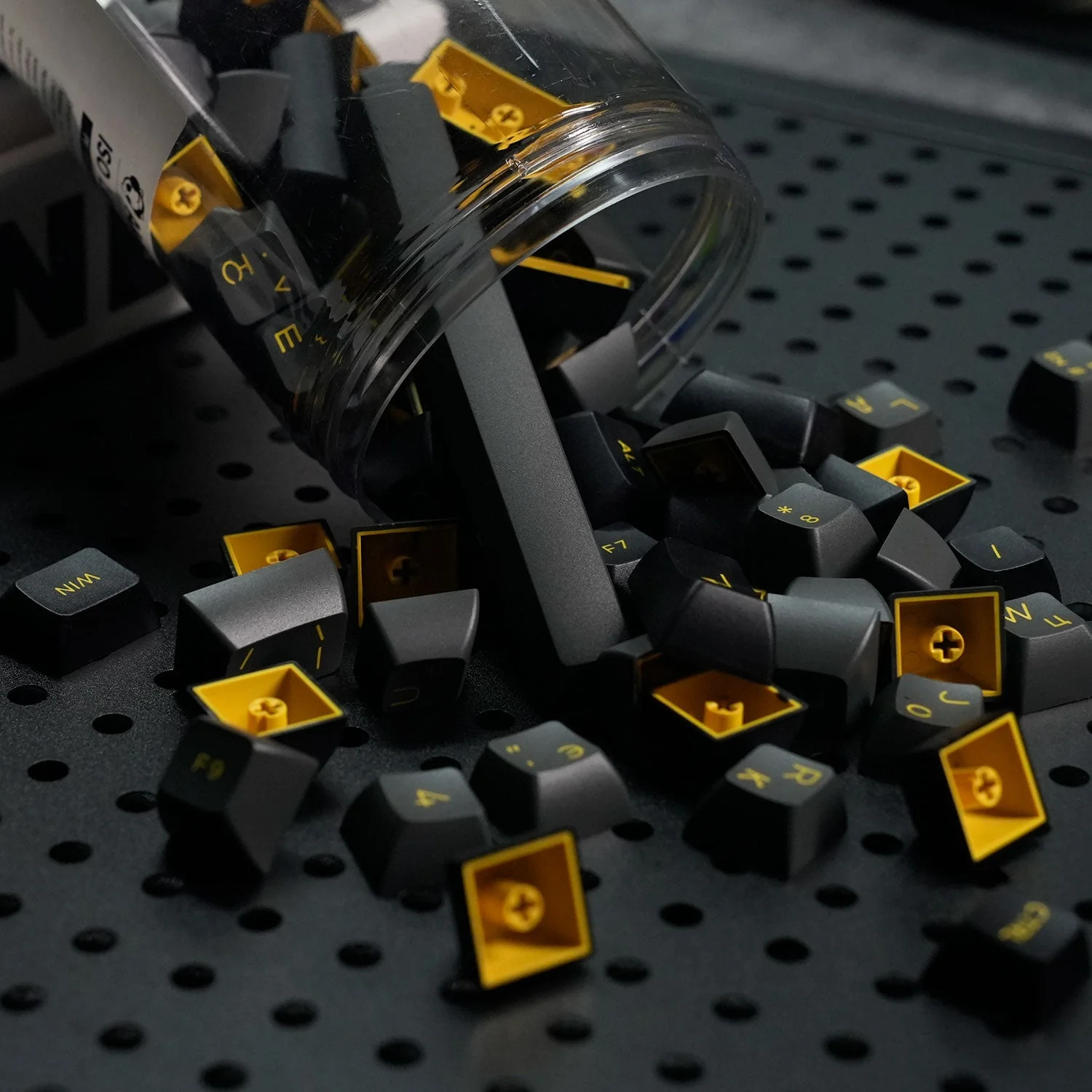 Black & Gold Cyrillic Tastenkappen Set (98-Tasten) - Image 8