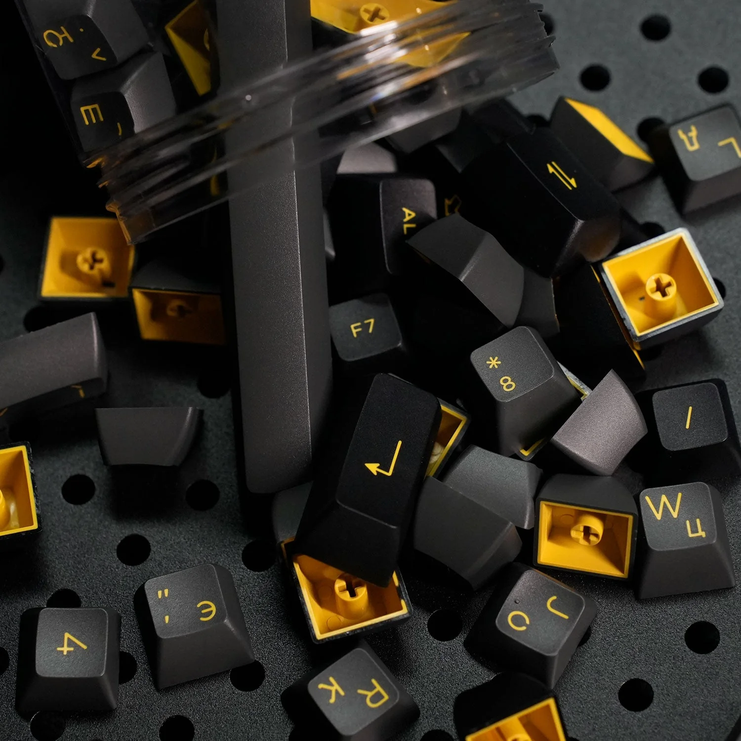 Black & Gold Cyrillic Tastenkappen Set (98-Tasten) - Image 9